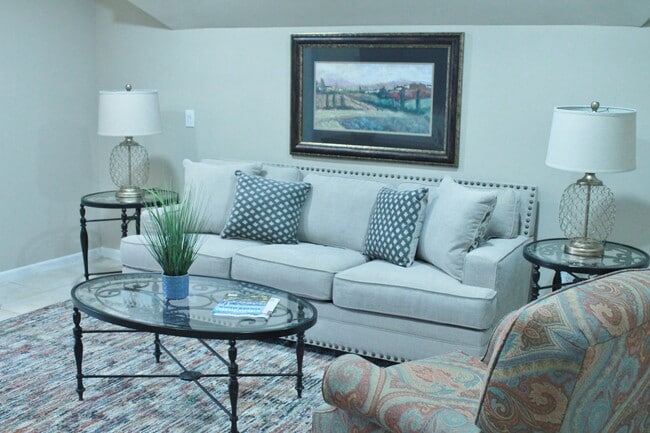 Foto del edificio - 7825 Renaissance Ct