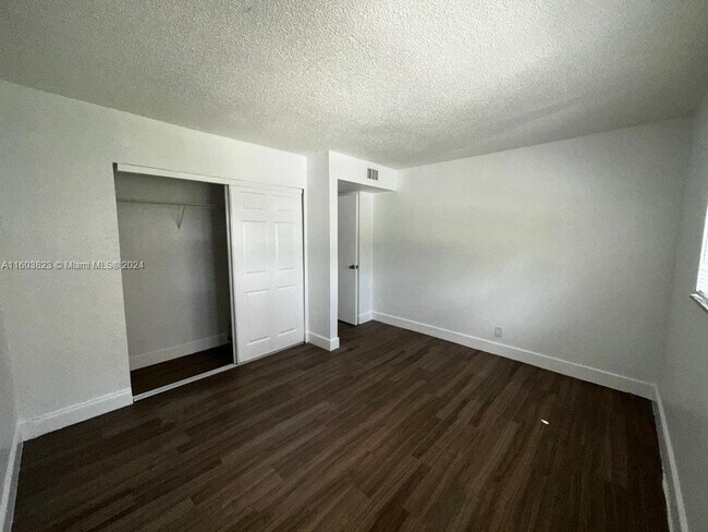 Building Photo - 4409 Treehouse Ln