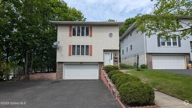 Building Photo - 821 Salina St