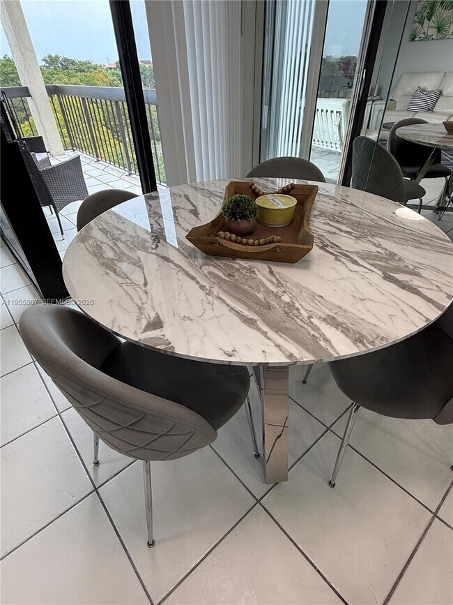 Foto del edificio - 825 Egret Cir