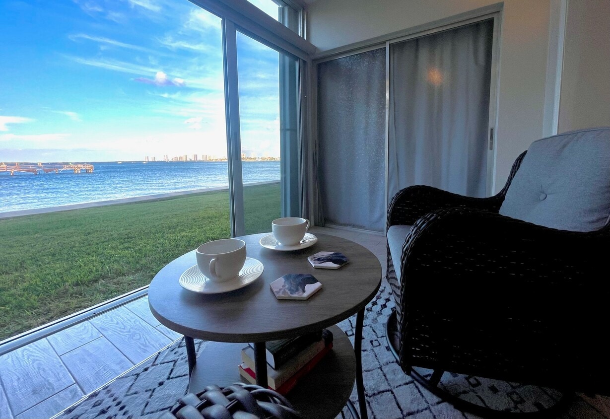 Primary Photo - 410 Wilma Cir