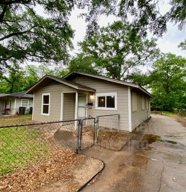 Building Photo - 4259 Rightway Ave