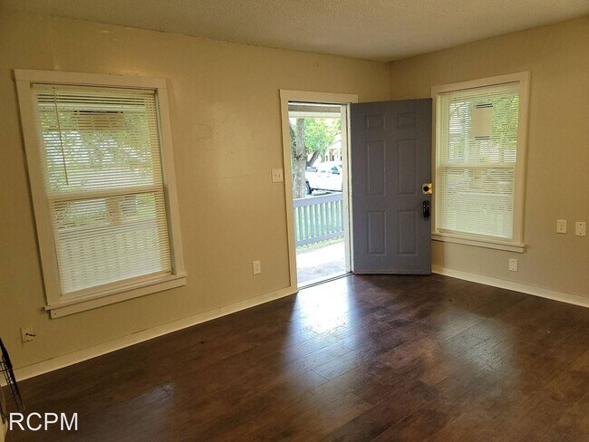 Foto del edificio - 2 br, 1 bath House - 3508 Alpine St.