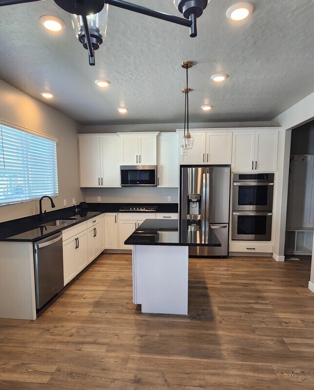 Building Photo - 4186 W 800 S