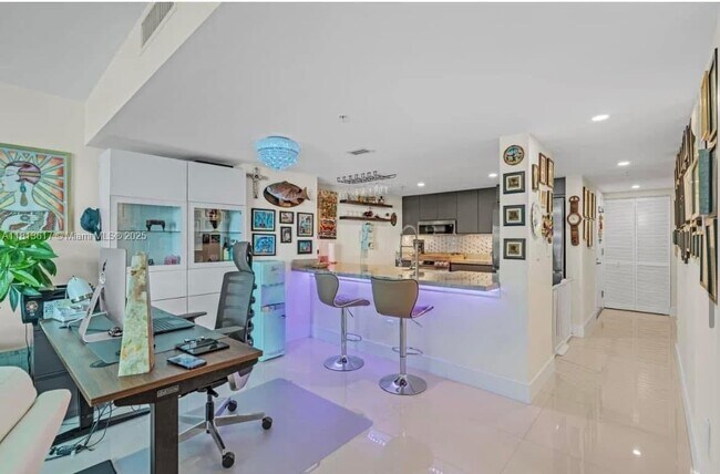 Foto del edificio - 1800 N Bayshore Dr