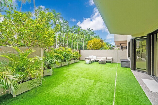 Building Photo - 151 Crandon Blvd