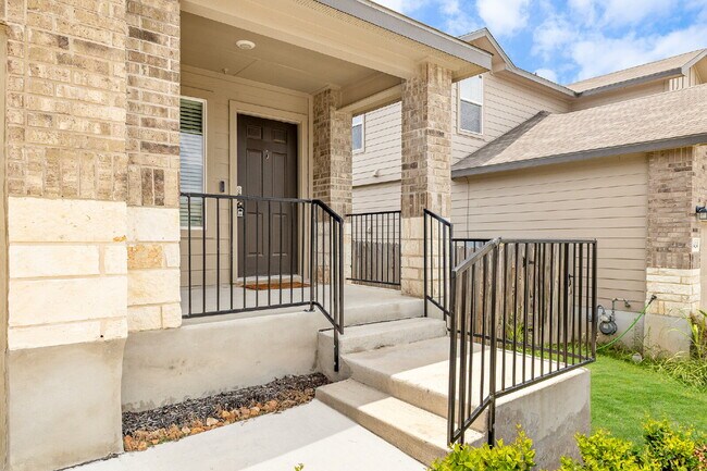 Building Photo - 6430 Greensleeves