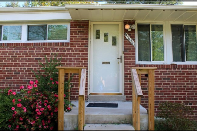 Foto del edificio - 6705 Forest Hill Dr