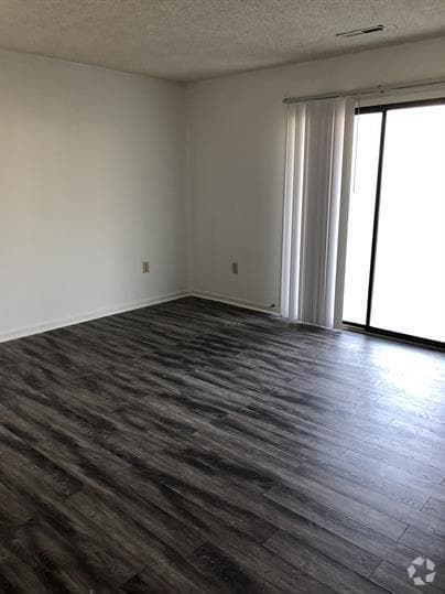 Building Photo - 1510 Greens Blvd