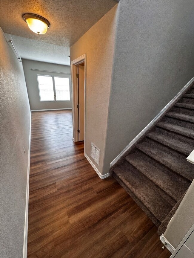 Entry way - 10831 Rowena Wy