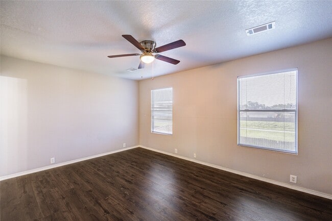 Building Photo - 18827 Sandelford Dr