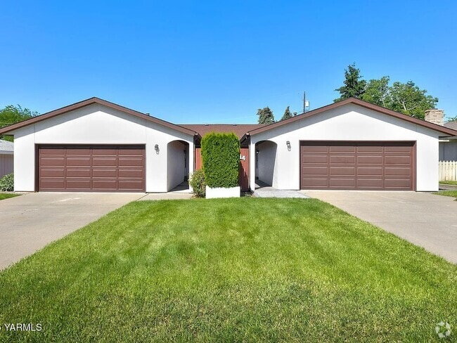 Building Photo - 614 S 44th Ave