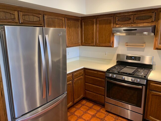 Kitchen - 5125 Harold Way