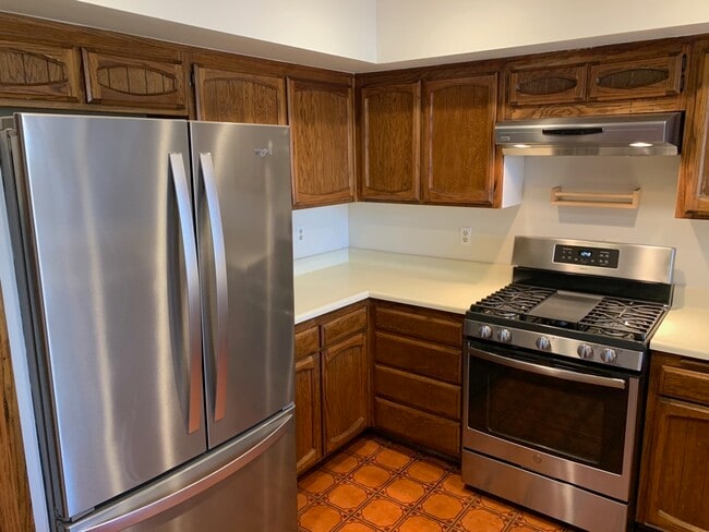 Kitchen - 5125 Harold Way