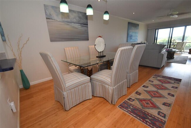 Foto del edificio - 1520 Pelican Point Dr