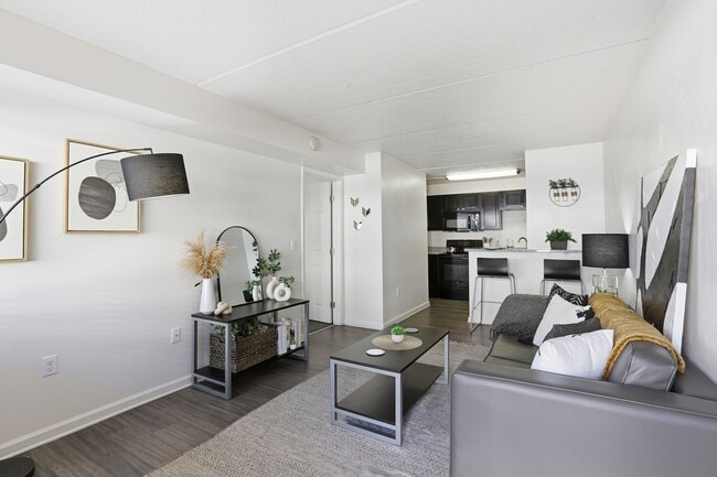 Experience Open-Concept Living with Stylish Furnishings at Legacy Student Living Near FSU - Legacy Student Living Apartments