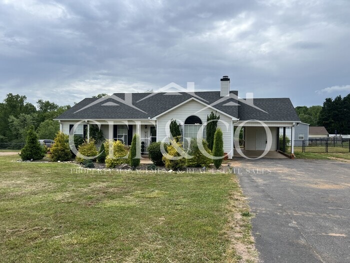Primary Photo - 5359 Parris Bridge Rd
