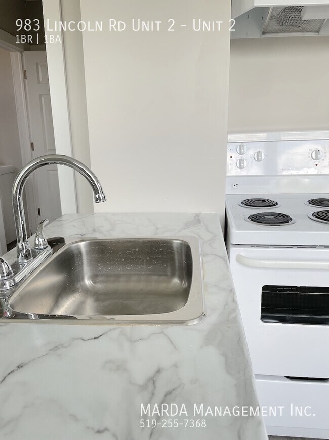 Photo du bâtiment - RENOVATED 1 BED/1 BATH IN WALKERVILLE + HYDRO