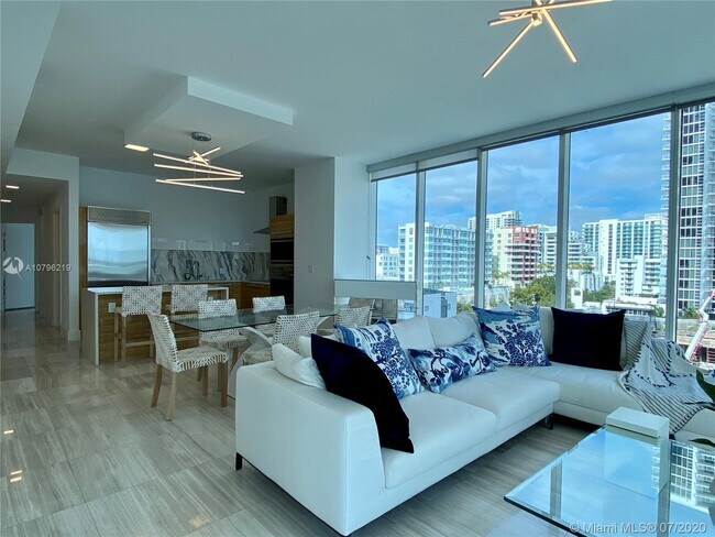 Foto del edificio - 2020 N Bayshore Dr