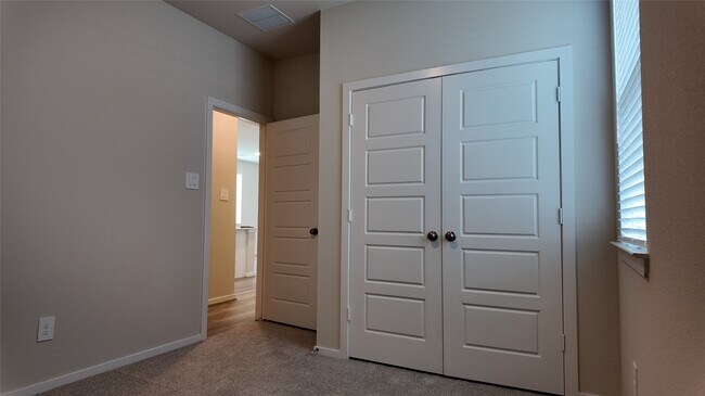 Building Photo - 14190 Granger Pointe Ln