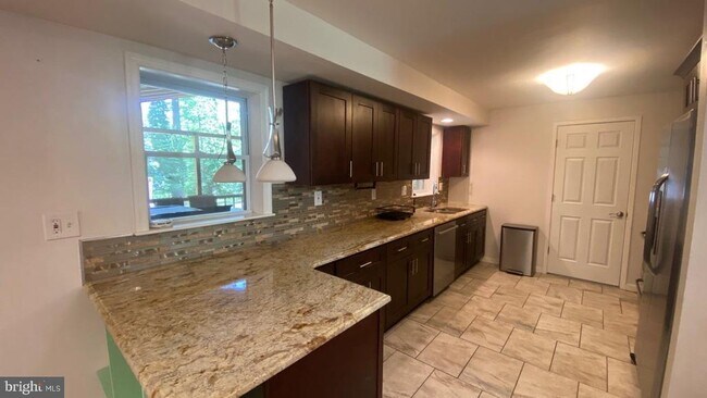 Foto del edificio - 6006 Windham Rd