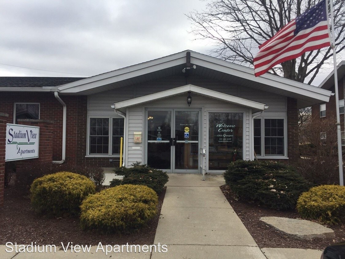 Building Photo - 1700 Juniper Dr