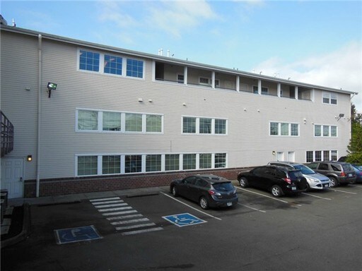 Building Photo - 3417 Broadway