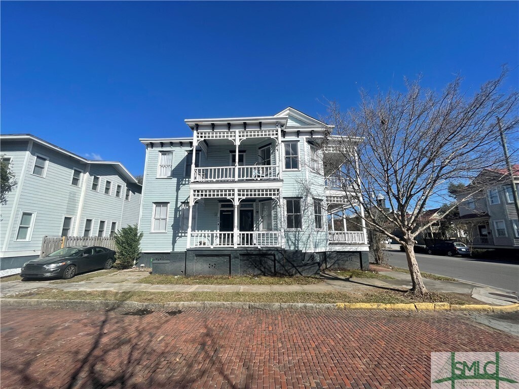 Foto principal - 320 E 31st St