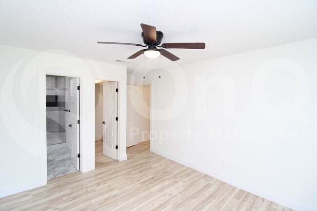 Foto del edificio - 11220 Visalia Dr