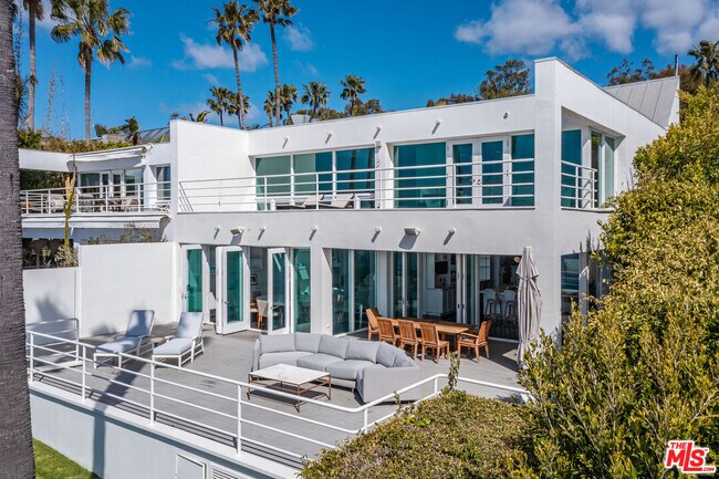 Foto del edificio - 27420 Pacific Coast Hwy