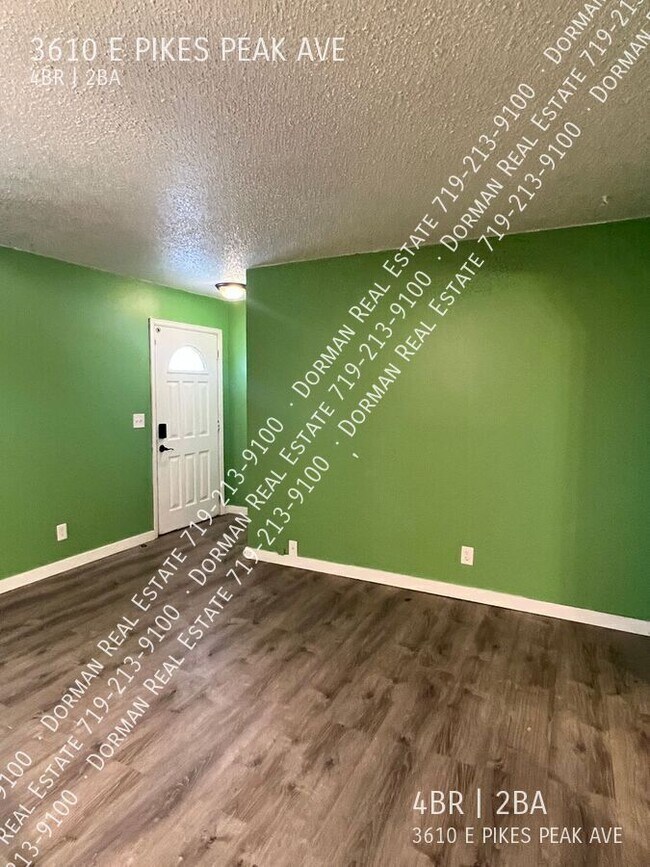 Foto del edificio - 3610 E Pikes Peak Ave
