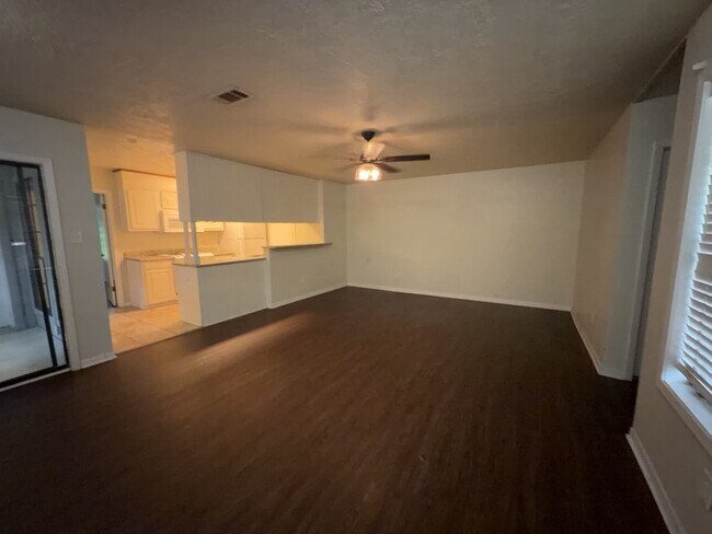 Foto del edificio - 629 W Ridge Dr