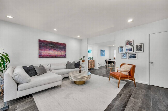 Foto del edificio - 14238 Dickens St