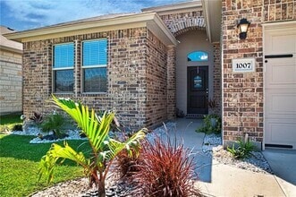 Building Photo - 1007 Ocean Breeze