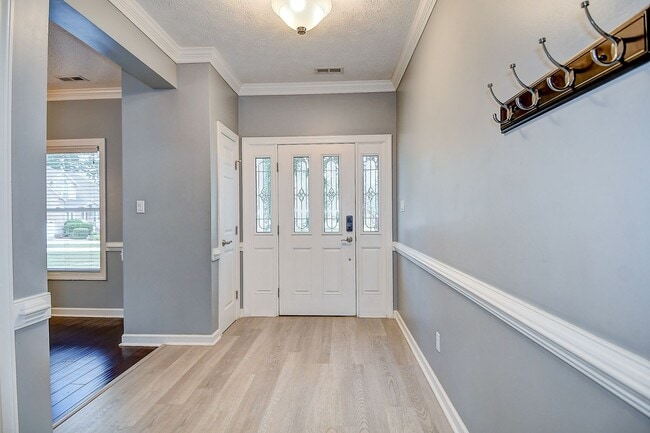 Building Photo - Tastefully Renovated Ranch in Hickory on q...