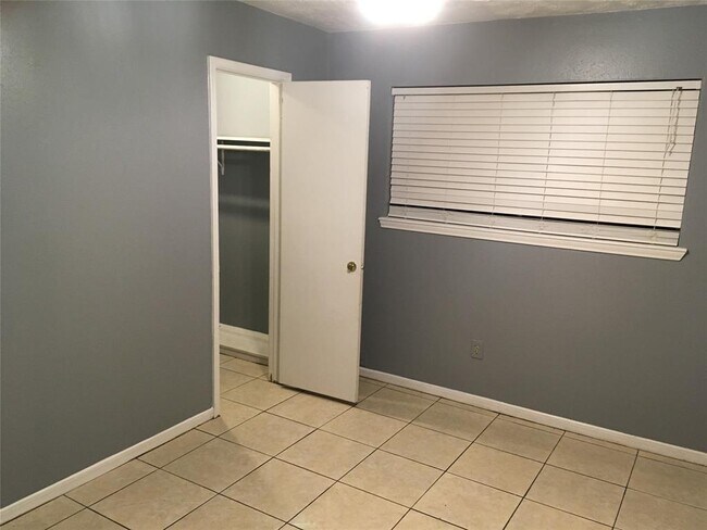 Building Photo - 16107 Mendocino Dr