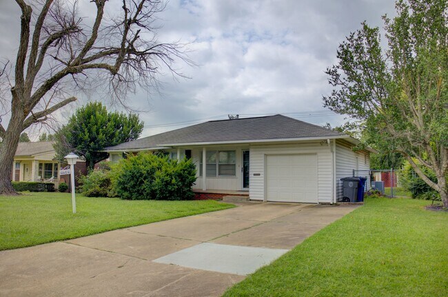 Foto del edificio - Well Maintained Midtown Home