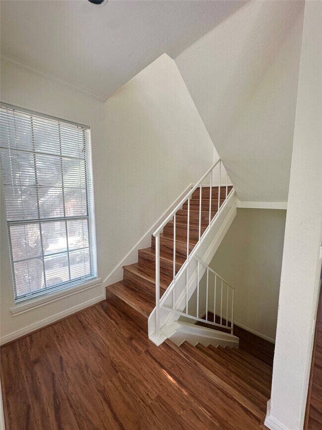 Building Photo - 2633 Peckham St