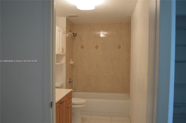 Building Photo - 406 NW 22nd Ave