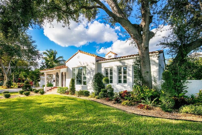 Building Photo - Northeast 101st Street, Miami Shores, FL 33138 - 5 BR 3 BA single-family home