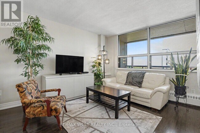 Building Photo - 15 Nicklaus Dr