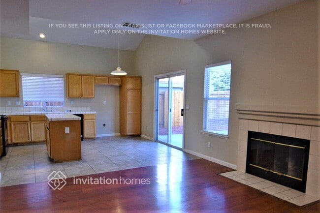 Foto del edificio - 5043 Comanche Way