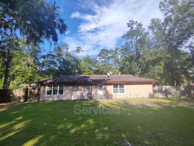 Foto del edificio - 1007 Live Oak Dr