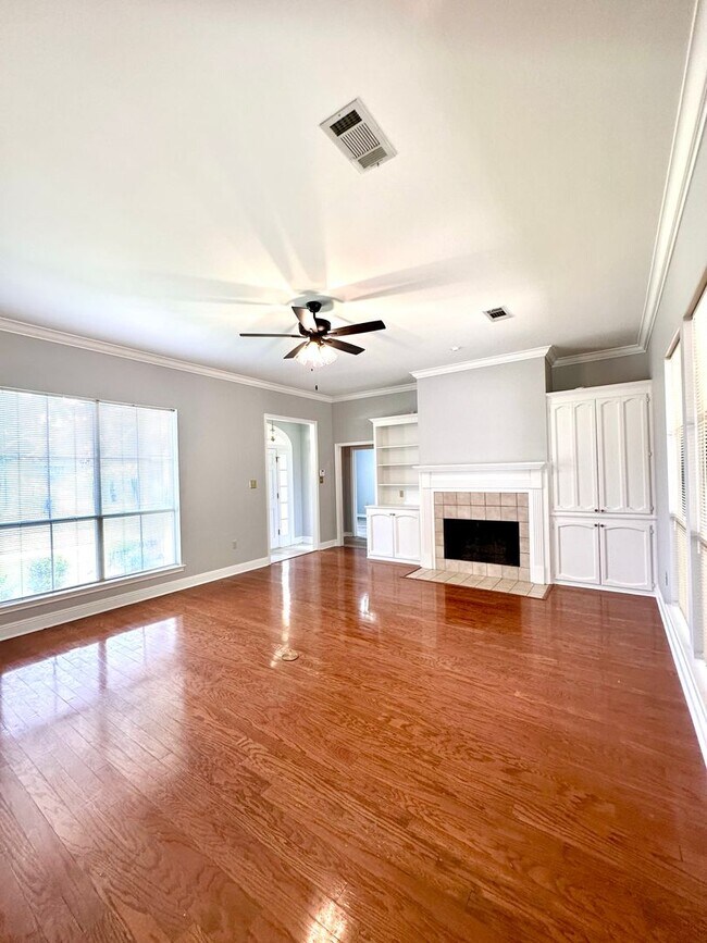 Foto del edificio - 11821 Thornberry Ln