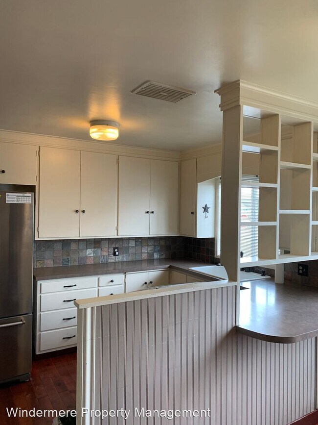 Building Photo - 4 br, 2 bath House - 5897 Malloy Ave
