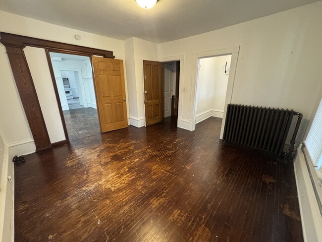 Building Photo - Upper level 3-Bed Duplex with Hardwood Elegance & 2 Baths in North Minneapolis!