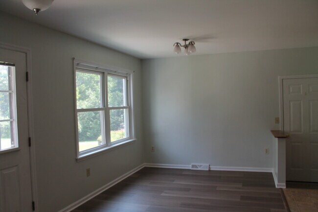 Comedor - 553 Gordon Rd