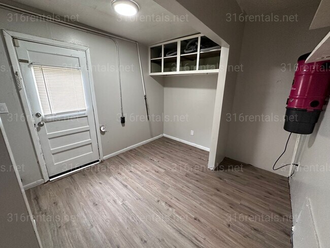 Foto del edificio - $1,195 - 3 bedroom / 1 bathroom - Single Family Home