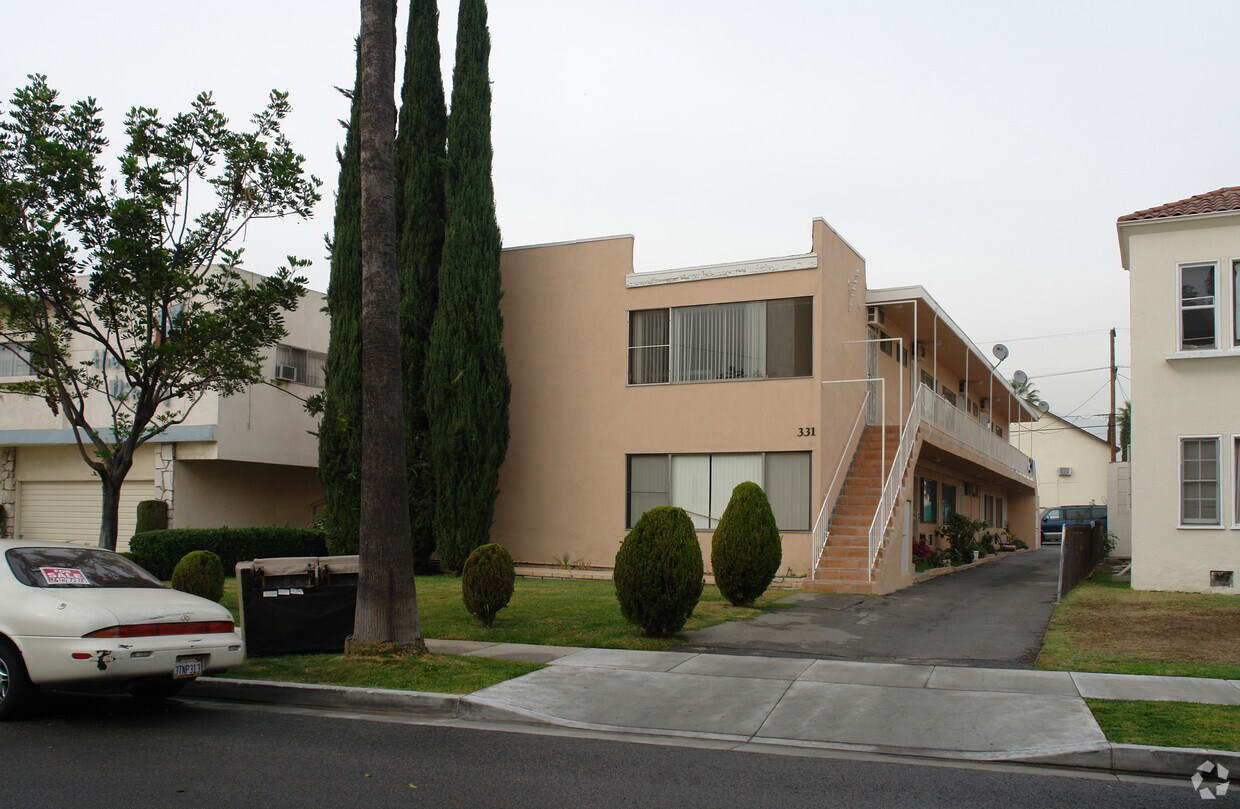 Building Photo - 331 E Chestnut St