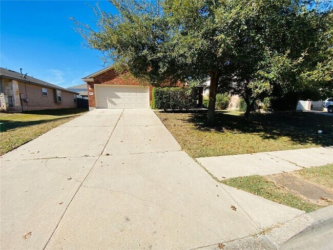 Building Photo - 220 Buckingham Dr